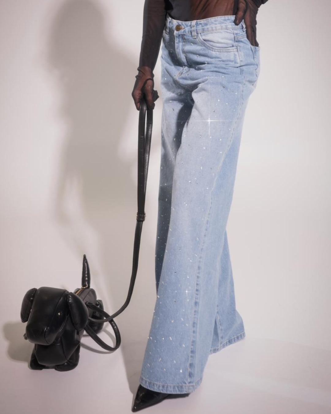 Glow Blue Jean – Destellos y Bota Ancha