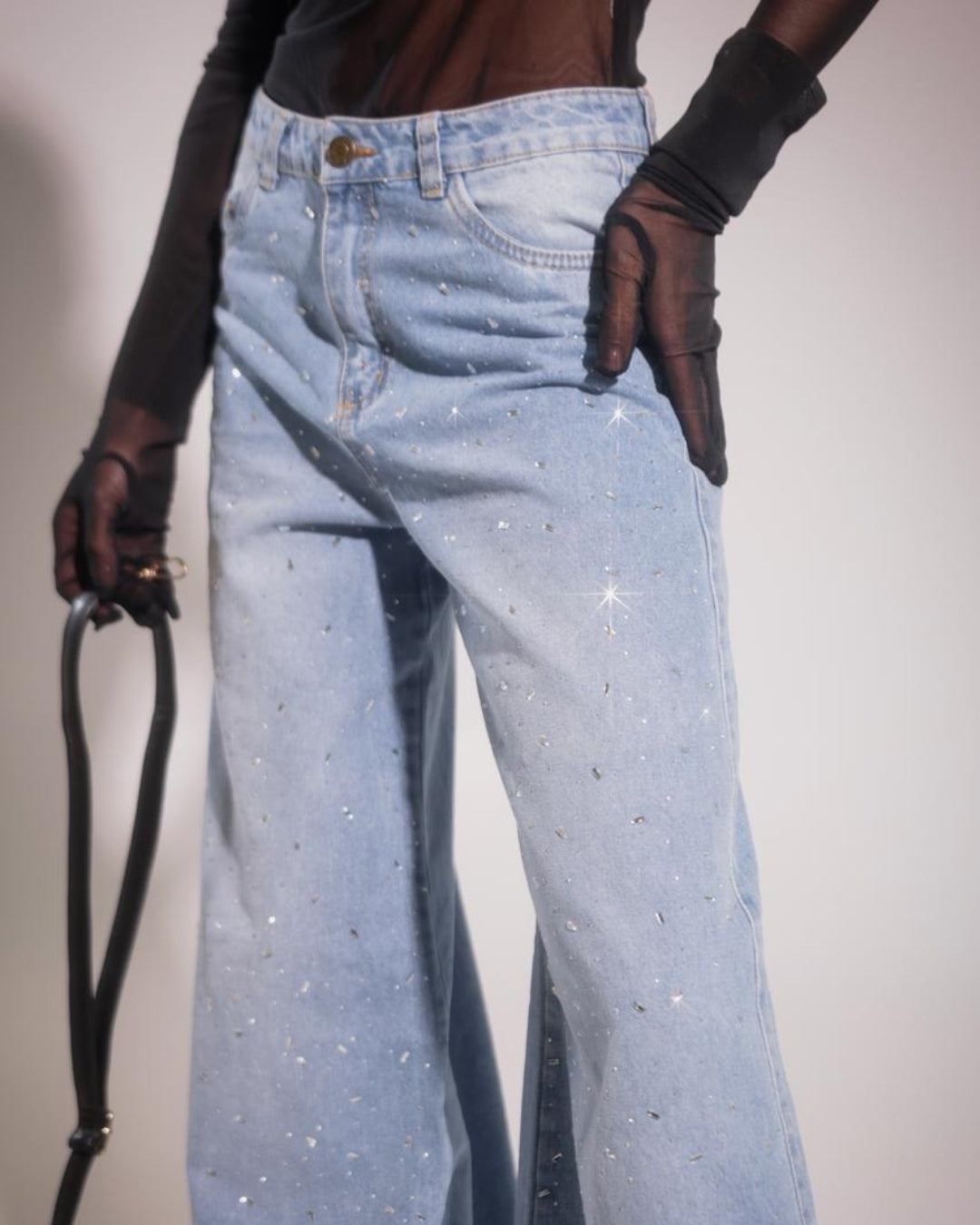 Glow Blue Jean – Destellos y Bota Ancha