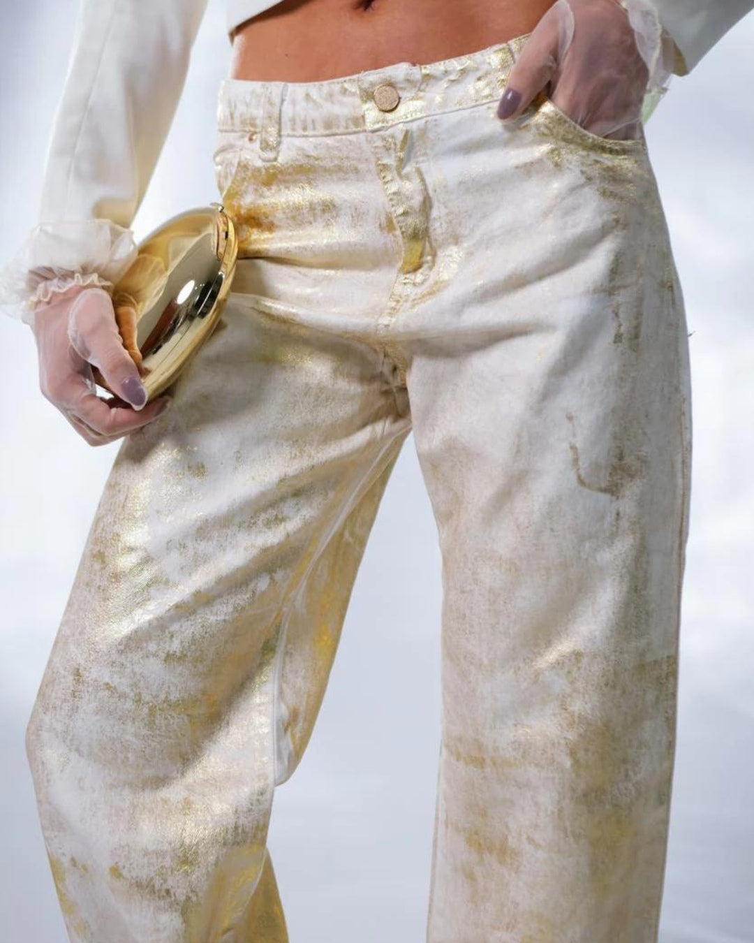 GLOW Oro- Jean con Detalles Metalizados Efecto Oro