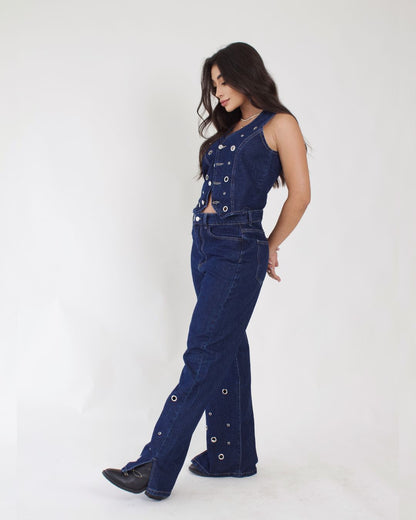 Orbit – Set, chaleco y jean con detalles metálicos