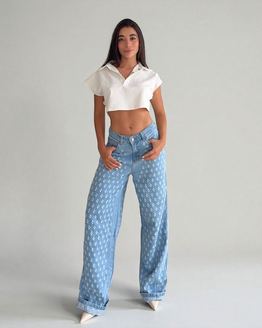 Bloom - Detalles de flores y bota ancha