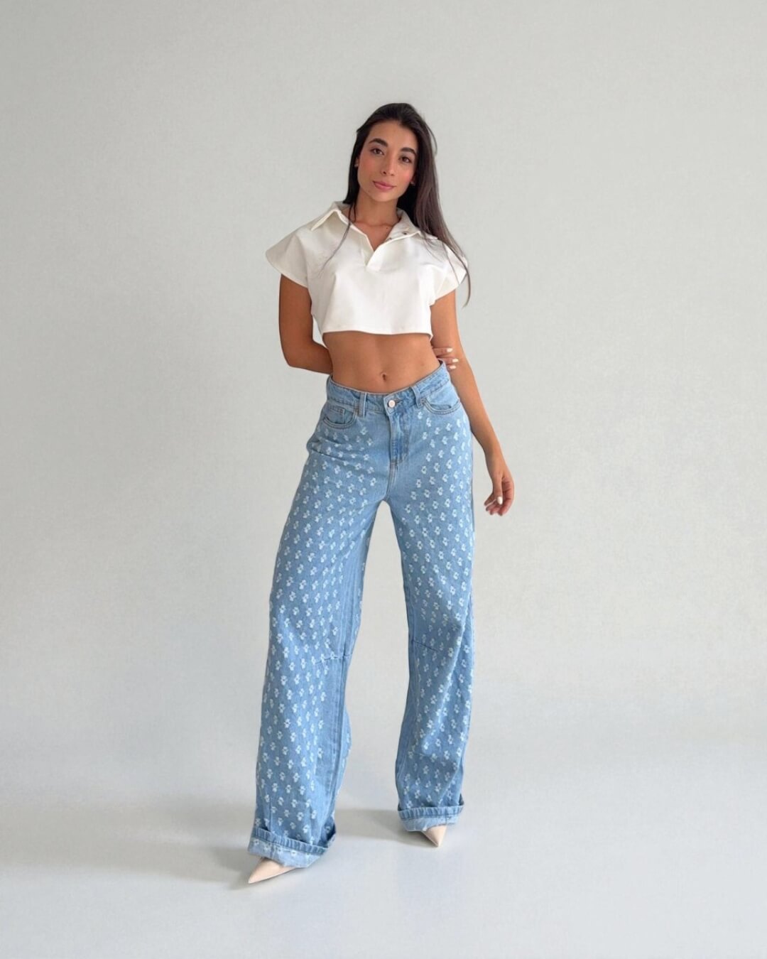 Bloom - Detalles de flores y bota ancha