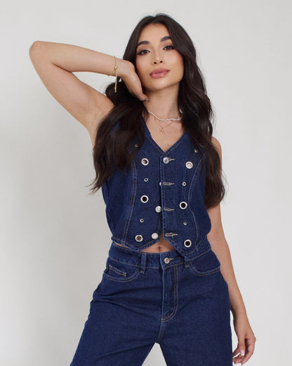 Orbit – Set, chaleco y jean con detalles metálicos