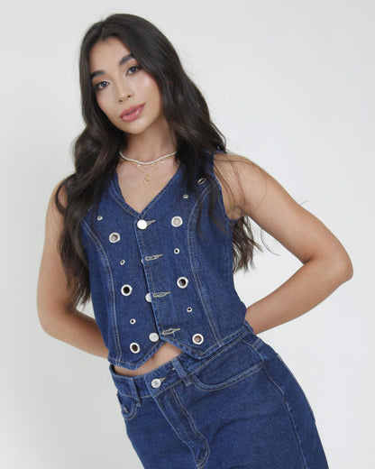 Orbit – Set, chaleco y jean con detalles metálicos