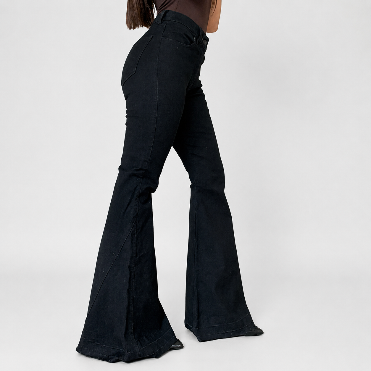 Luma Black- Flare Tiro Alto y Bota Extra Ancha