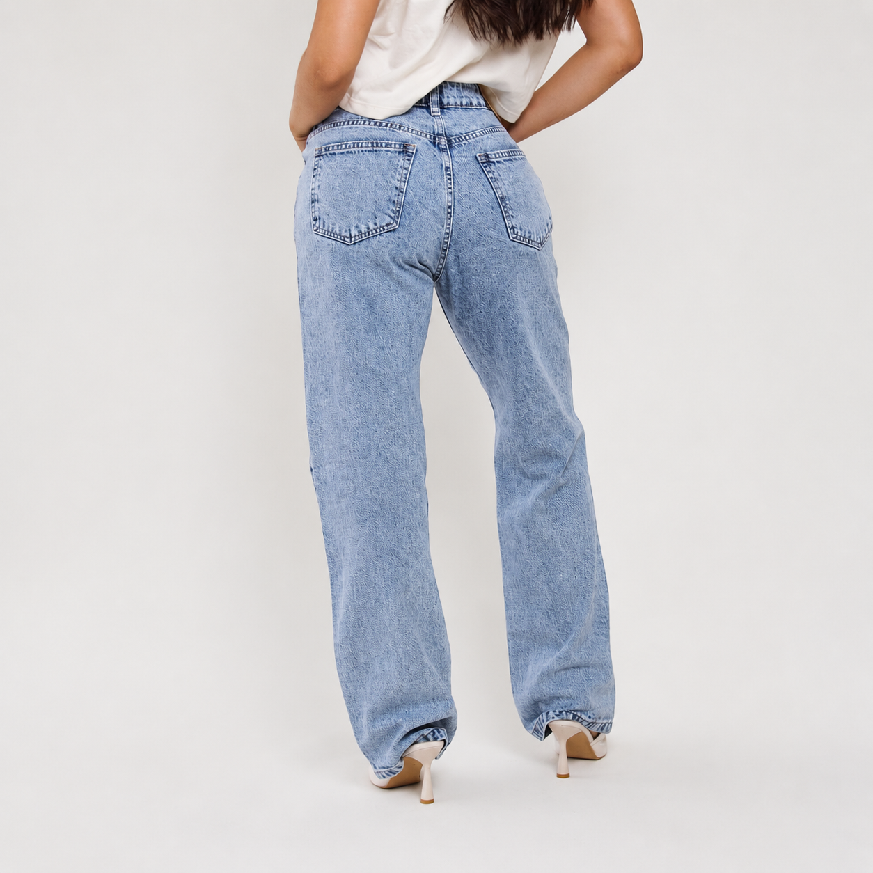Glow Up – Bota recta y brillo sutil