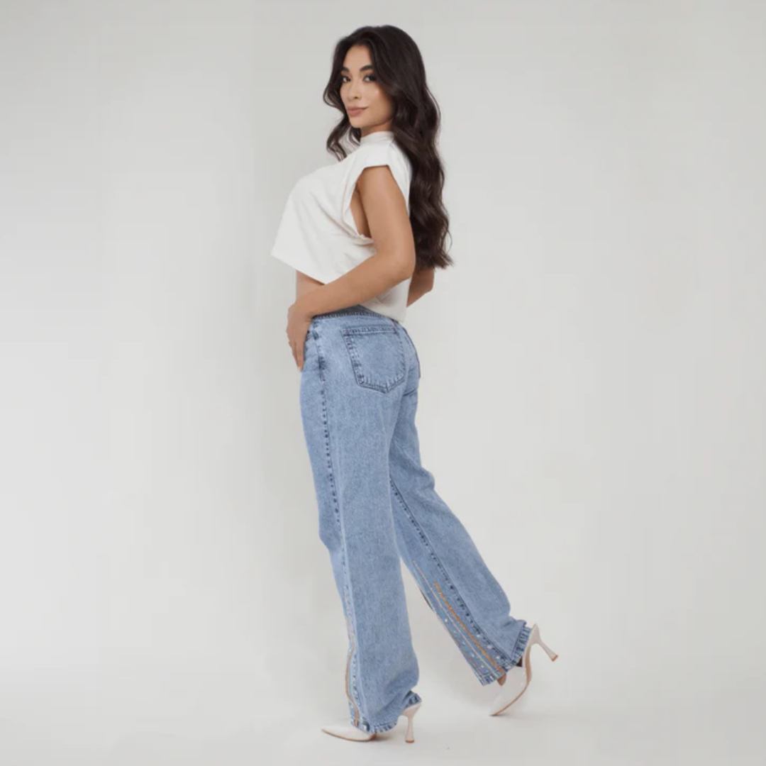 Glow Up – Bota recta y brillo sutil