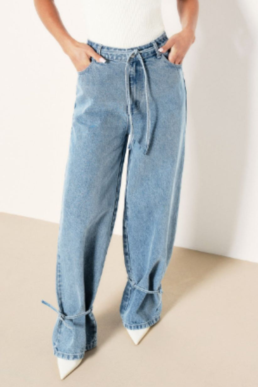 Jean cordón en bota y pretina