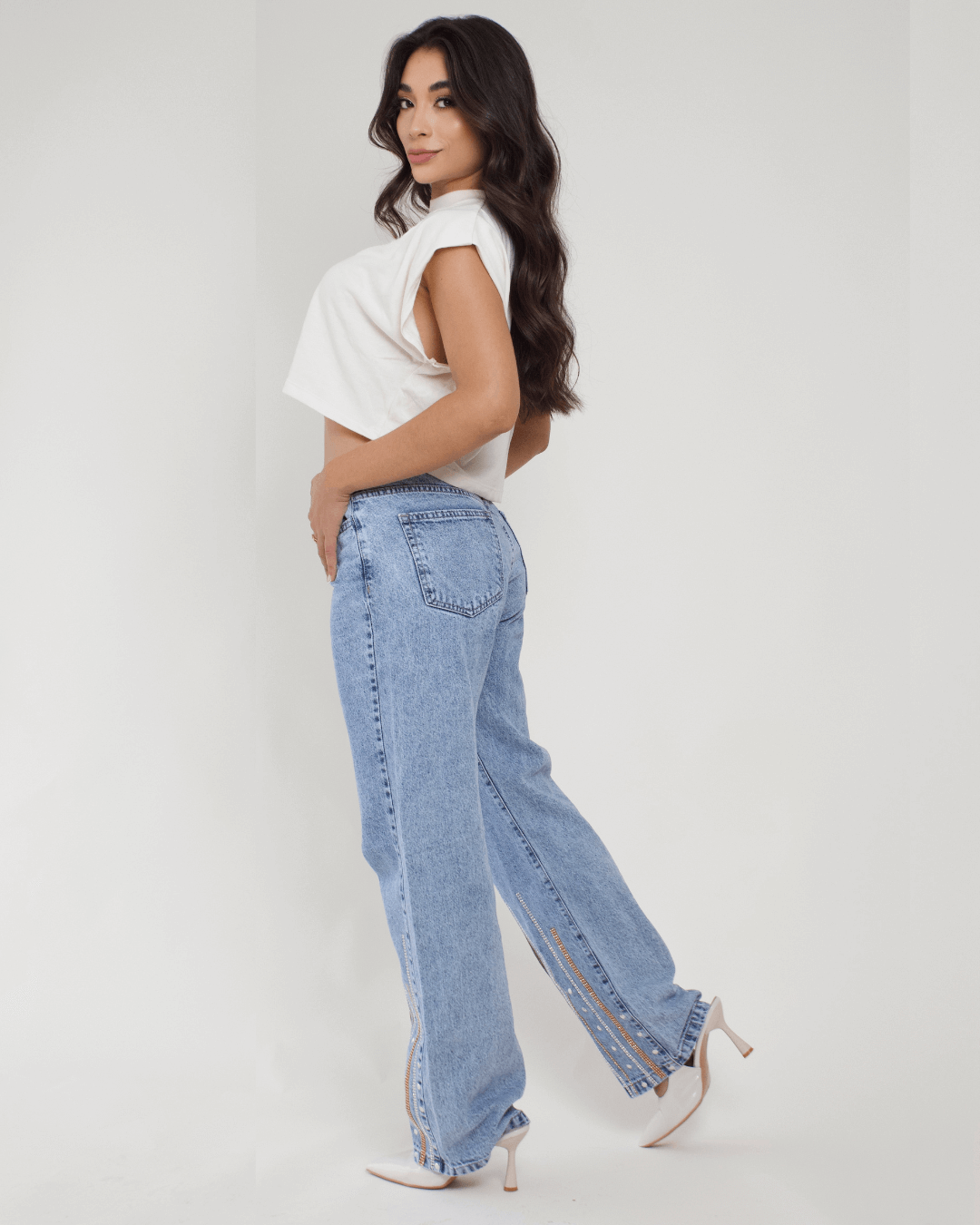 Glow Up – Bota recta y brillo sutil