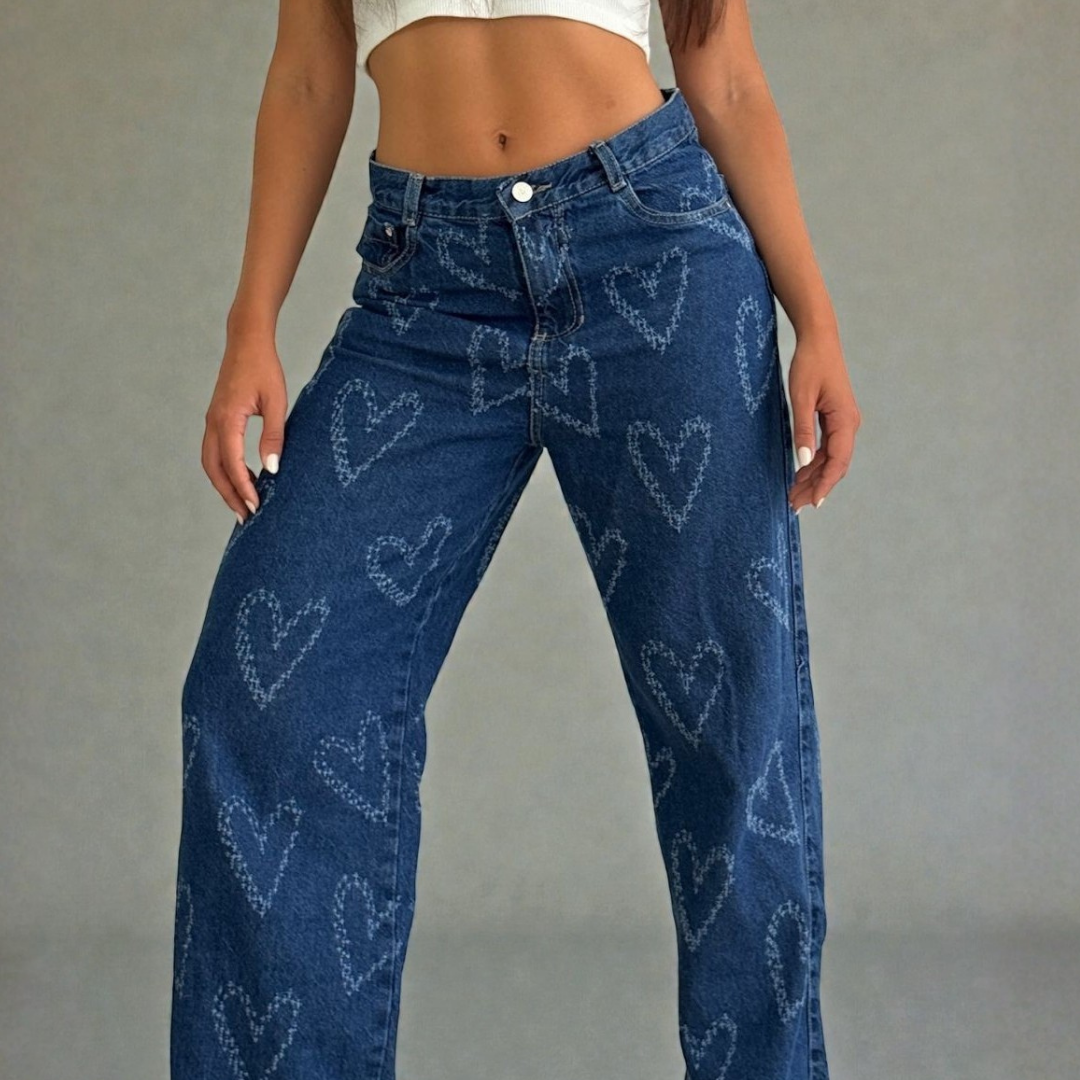 LUV- Denim azul con detalle de corazones